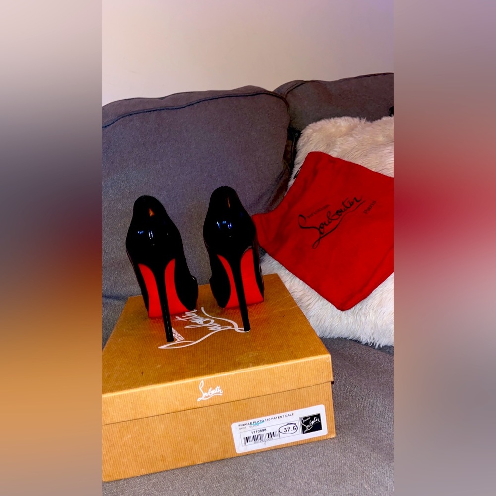 Christian Louboutin Pigalle Plato Stilleto